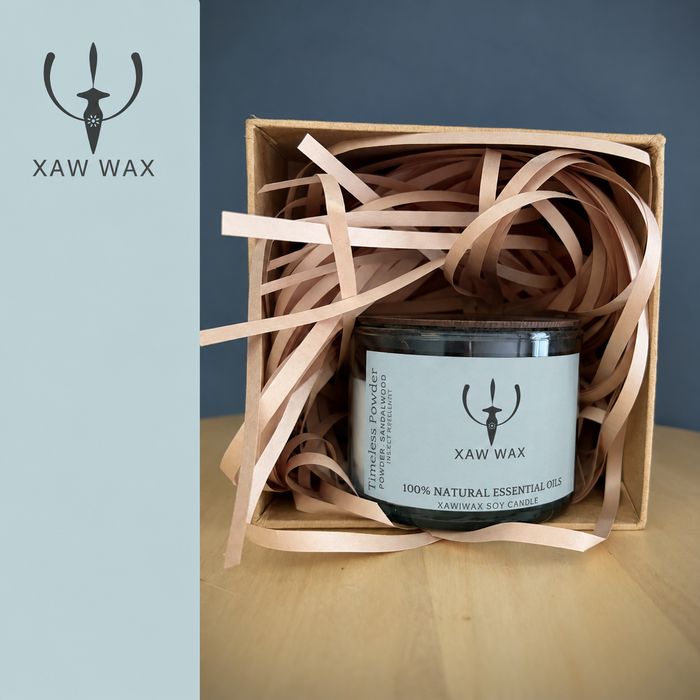 Timeless Powder 150 g candle in a kraft box with a coordinated colour strip